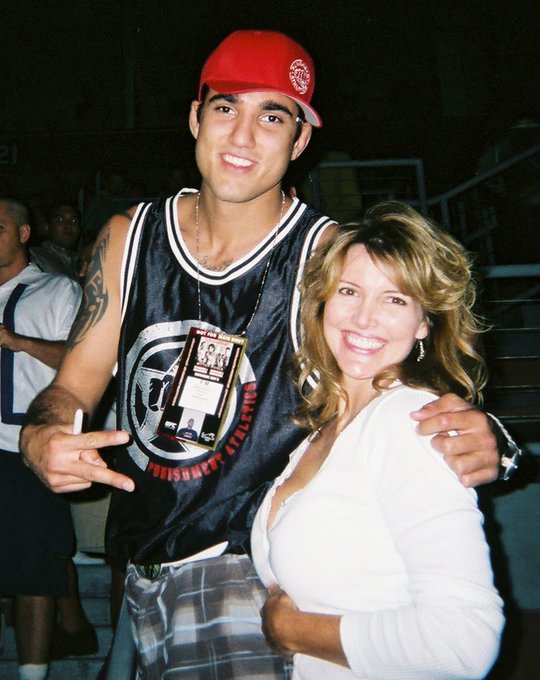 Who can name this UFC fighter?  #boxing #kickboxing #martialarts #fighter #warrior #ufc #plf #mixedmartialarts<a href="/tag/boxing"class="tags">#boxing</a><a href="/tag/kickboxing"class="tags">#kickboxing</a><a href="/tag/warrior"class="tags"><span>#warrior</span></a><a href="/tag/mma"class="tags"><span>#mma</span></a><a href="/tag/ufc"class="tags"><span>#ufc</span></a><a href="/tag/explore"class="tags"><span>#explore</span></a><a href="/tag/fighter"class="tags"><span>#fighter</span></a><a href="/tag/mixedmartialarts"class="tags"><span>#mixedmartialarts</span></a>