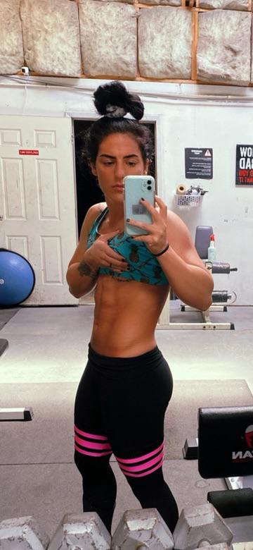 ImEveOdonnell's tweet photo. In the gym early this morning, getting ready to beat @The216B1tch within an inch of her worthless life @FCWfed #HTGV https://t.co/VU4k9OGFYU