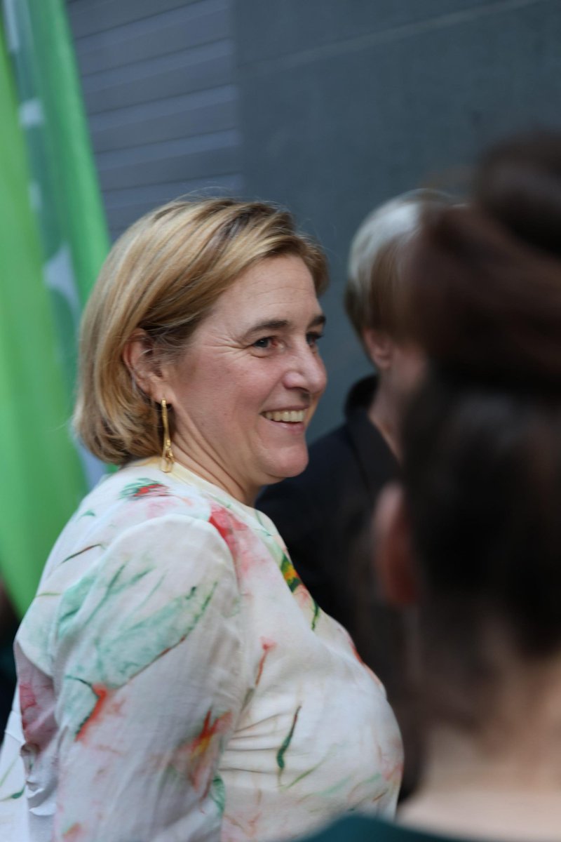 Bedankt aan de Brusselaar voor de steun aan ons beleid. Dit is een duidelijk mandaat om Brussel groener, gezonder en verkeersveiliger te maken. 💚

#Brusselblijvenveranderen