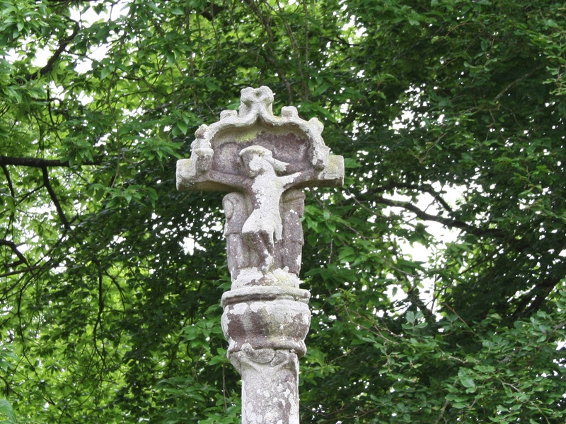 MonumentumFr's tweet photo. Croix de Bouthiry à #LeSaint (#Morbihan) Croix en granit située sur le placître de la chapelle en ruine de Saint-Adrien. Christ surmonté d'une accolade avec petits crochets sculptés. Au verso, une Vierge. Par c...
Suite 👉 https://t.co/S5dKHOQ9fn
#Patrimoine #MonumentHistorique https://t.co/K9tA7RC6qk