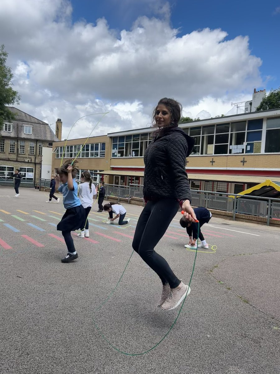 OurLadyMuswell's tweet photo. Y2K had a really fun skipping workshop today @lizskip thank you for coming in! The kids had a blast! https://t.co/Zx6IrK2AP6