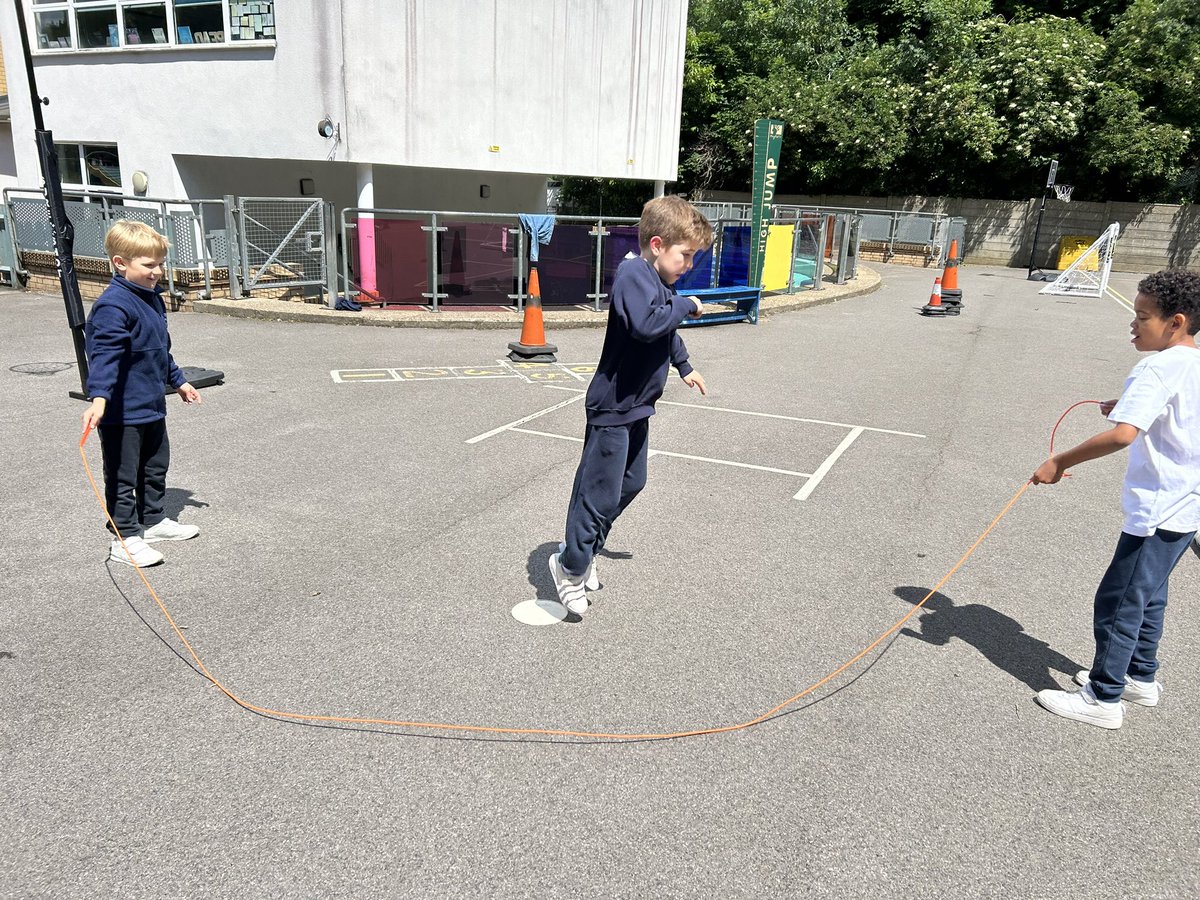 OurLadyMuswell's tweet photo. Y2K had a really fun skipping workshop today @lizskip thank you for coming in! The kids had a blast! https://t.co/Zx6IrK2AP6