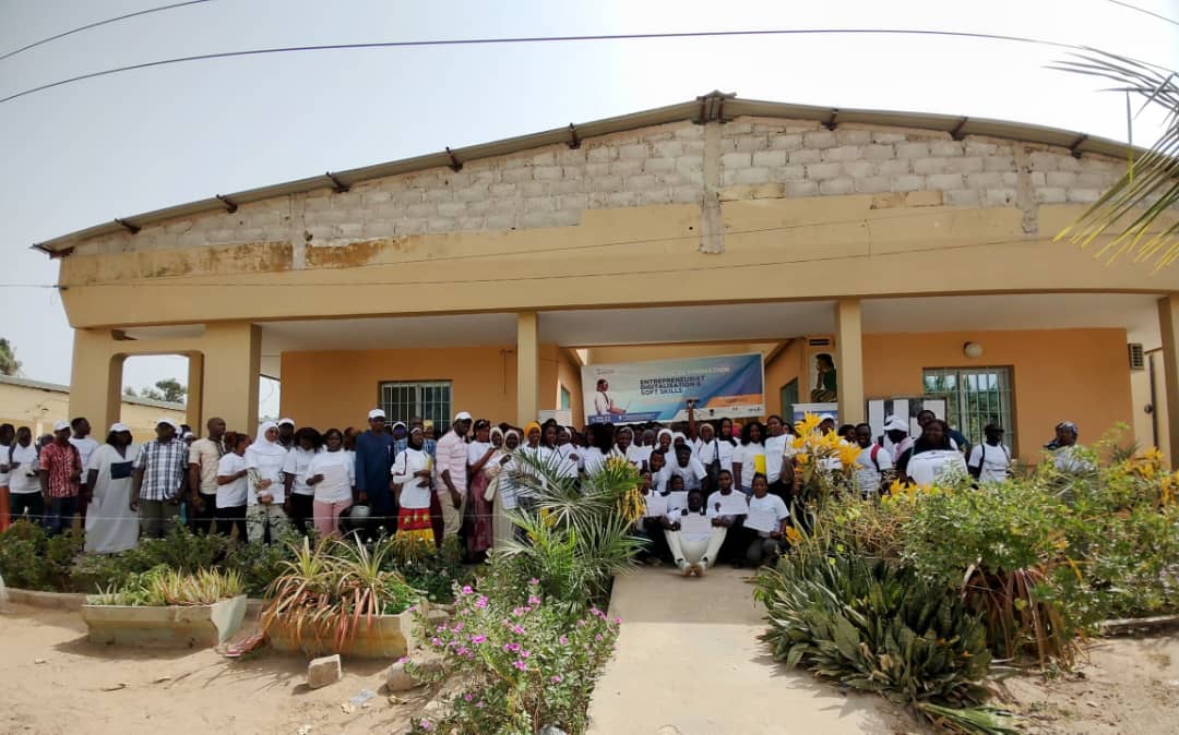CasaBio2's tweet photo. Renforcement de capacités entrepreneuriales pour 25 conseillers à l’insertion par l’entreprenariat (CIPE) de l’Approche standard de la région de Ziguinchor grâce aux modules proposés par l’Académie #DEFARU 💻
#GFA #GIZ #entreprenariat #formation #ApprocheStandard #Ziguinchor https://t.co/hKrCuCOZLO