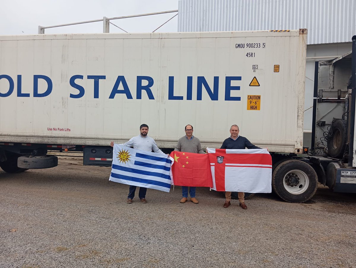 Frigorifico Florida hace su primer embarque con destino a China. 
Gracias a todos lo que han empujado para que esto sea una realidad. 
Suerte a la empresa porque con su suerte está la oportunidad de crecimiento de decenas de familias floridenses.