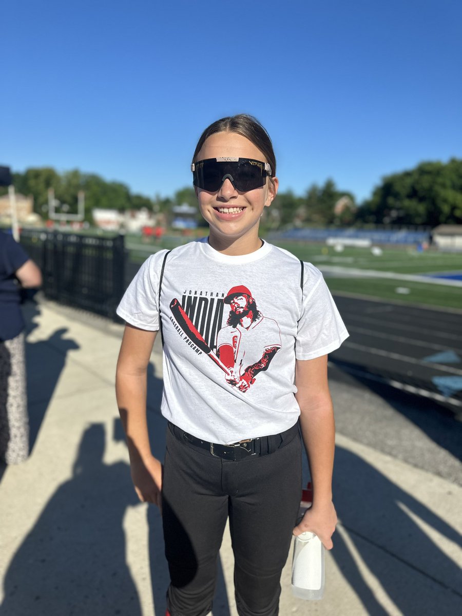 amberwhitaker77's tweet photo. Teagan is ready for @ProCamps today with her fave, @jonathan_india!! @simpletruth4u https://t.co/wlFQ9KQmc0