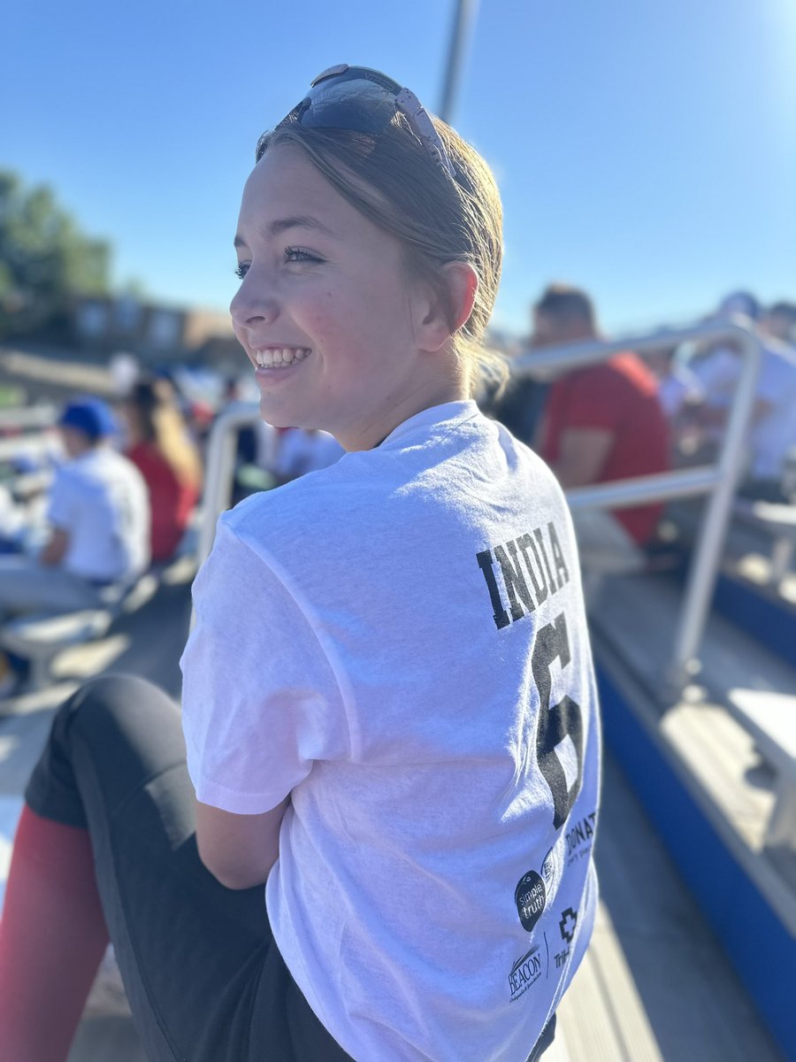 amberwhitaker77's tweet photo. Teagan is ready for @ProCamps today with her fave, @jonathan_india!! @simpletruth4u https://t.co/wlFQ9KQmc0