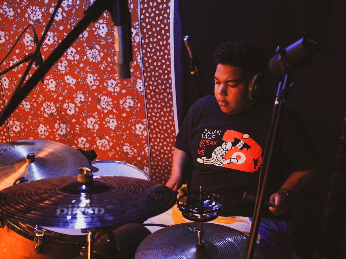 honeythunderphl's tweet photo. recordin’ 😎 https://t.co/C1mJteuXnZ