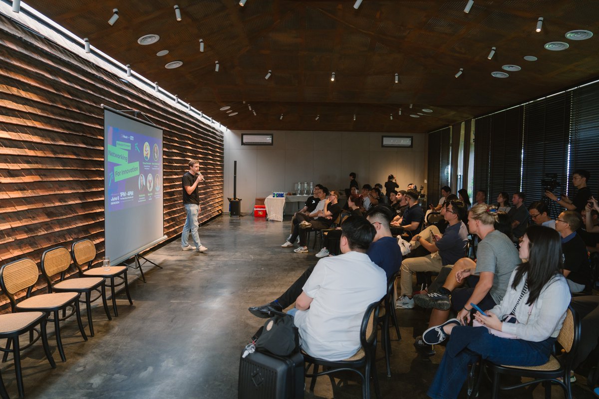 openguildwtf's tweet photo. 💡✨The opening session highlighted Max Rebol @harbour_ind_cap's insights on:
1️⃣The importance of establishing a new ecosystem fund.
2️⃣The specific projects targeted to be attracted to Polkadot through this fund.
3️⃣Why does Harbour Industrial Capital think projects should be built on Polkadot?