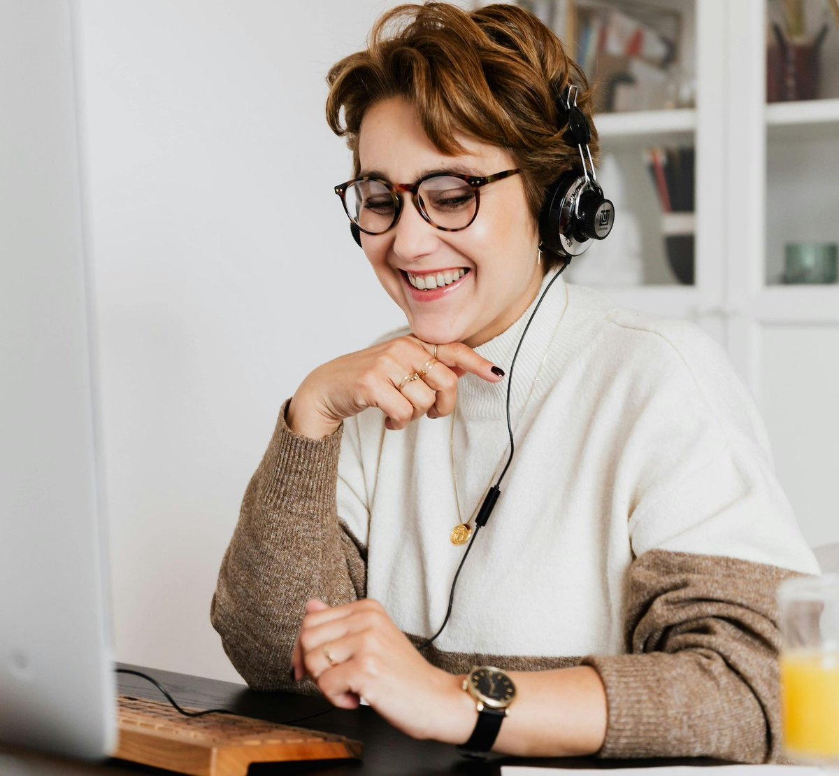 🌍✨ Unlock French Transcription! Perfect for meetings, research, and accessibility. Trust us for accuracy and security. More: buff.ly/45g1wo0 #FrenchTranscription #Knockhundred