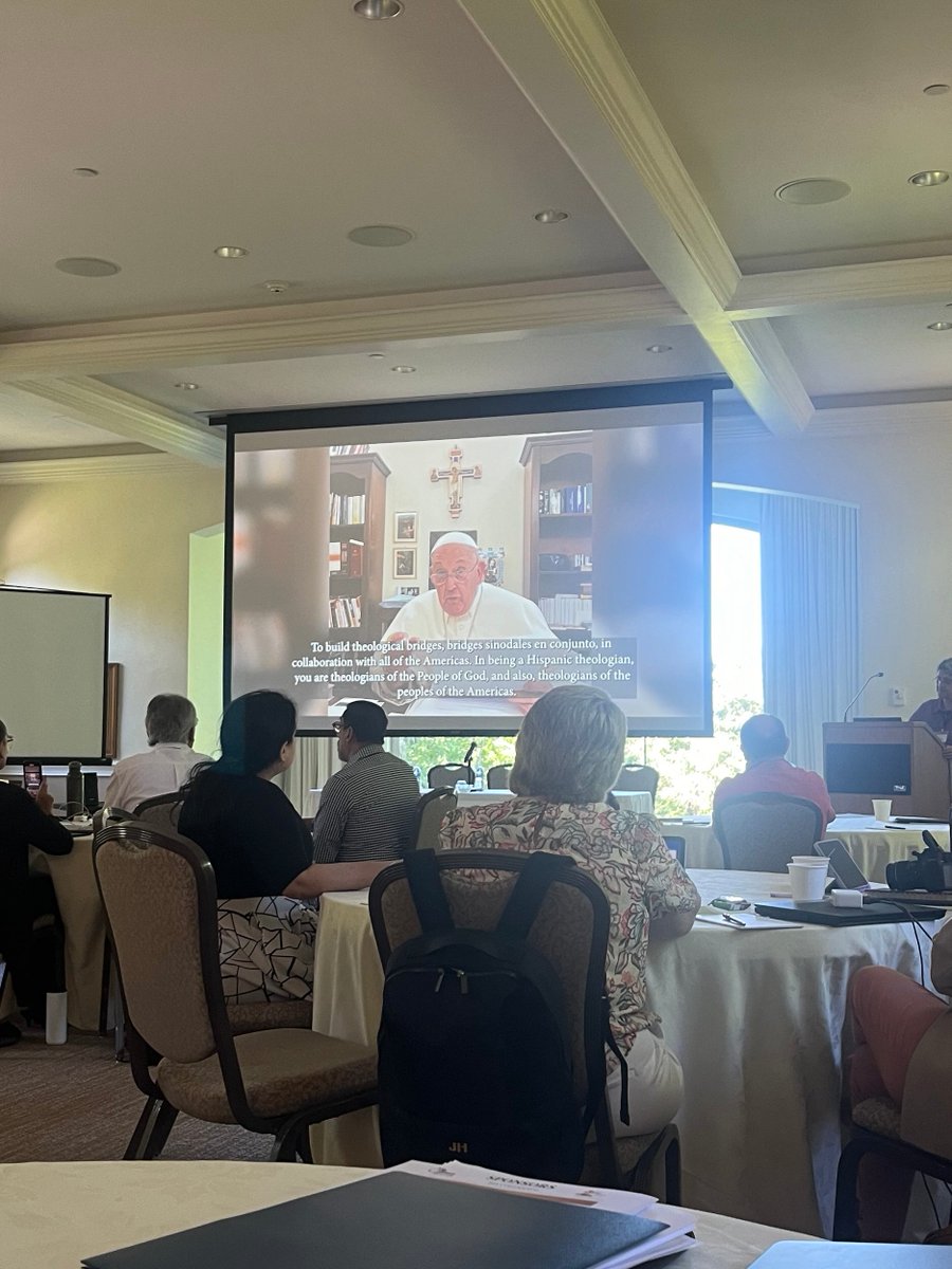 achtus_us's tweet photo. Beginning the morning with prayer and a message from Pope Francis: "You all, biblical scholars and makers of theology, are Hispanic Theologians of the United States who do not forget your roots. For this reason, you can make theology with your heads, your hearts, and your hands." https://t.co/IMd24D7Soi