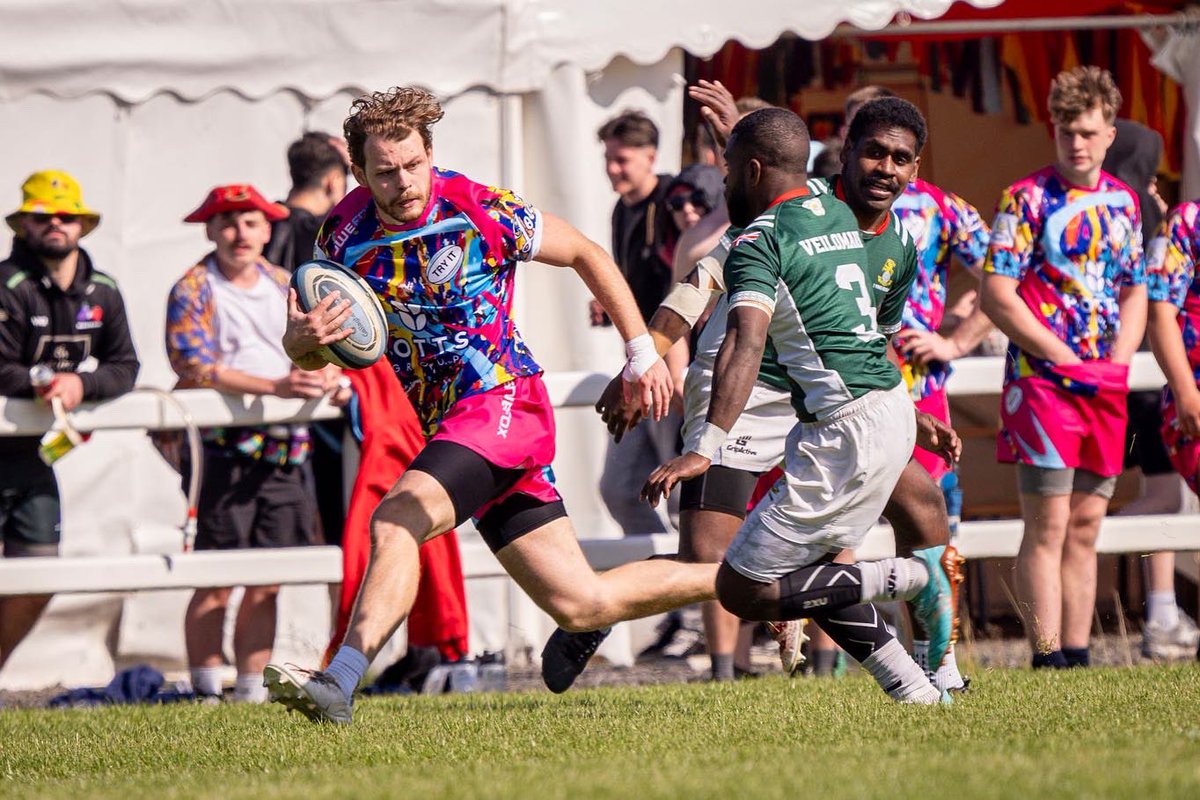 RugbyTryit's tweet photo. 📸 Check out the incredible photos from Jungle Sevens 2024! 🏉 We think we’ve nailed the best kit of the competition—what do you reckon? Our team stood out with some fantastic designs among the vibrant crowd at West Park Leeds RUFC. 🌟

#JungleSevens2024 #Rugby7s #BestKit https://t.co/tclH0DAgaZ