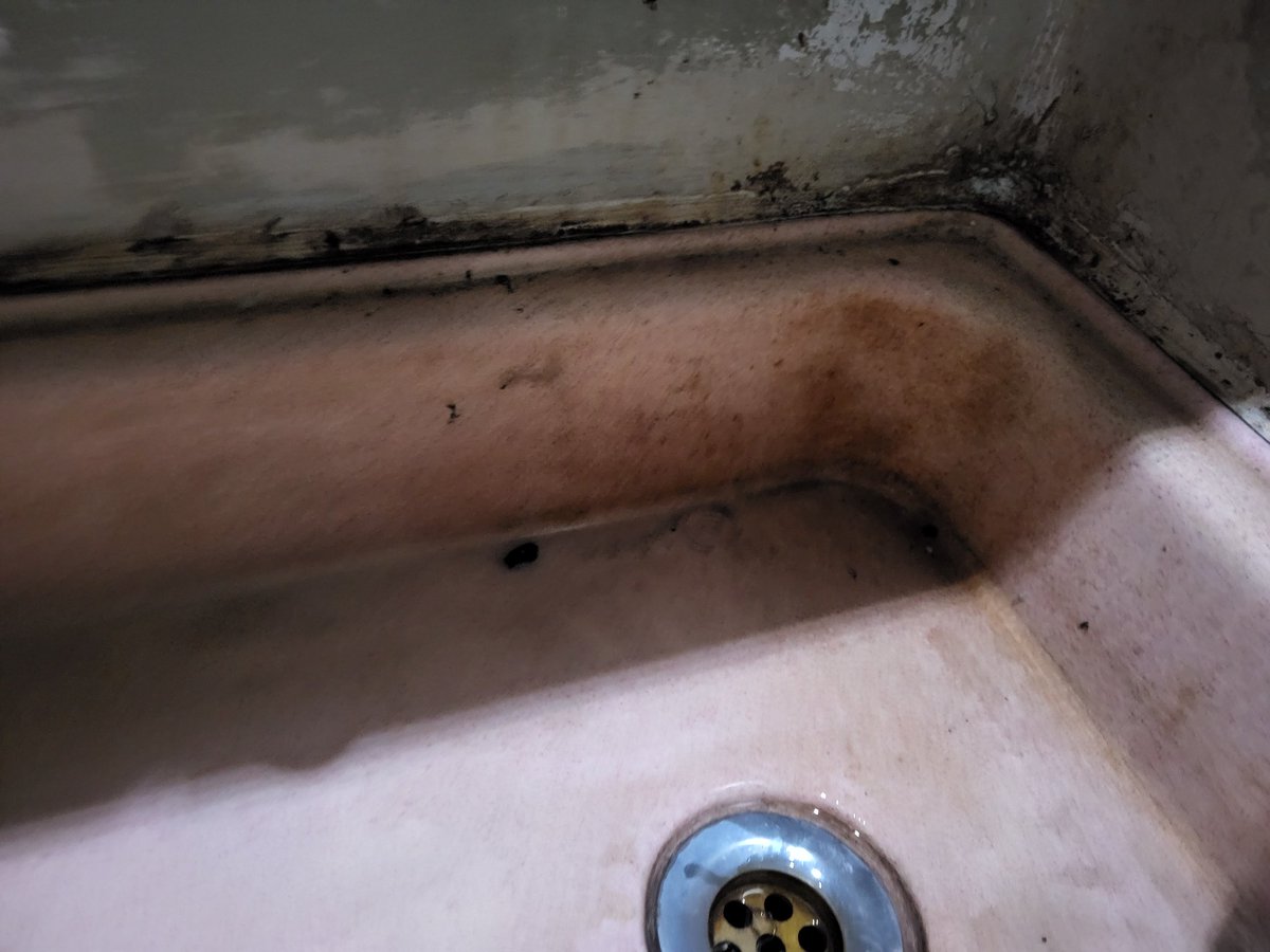 MrPunJobby's tweet photo. If this is the state of Vande Bharat (22435), then I regret putting my trust in this train.  Only 1 of the 2 washrooms working, but stinking and in dirty state. Even outside the toilet, it is dirty. @AshviniVaishnav @indianrailway__ @IRCTCofficial @VandeBharatExp @RailMinIndia https://t.co/i6M06h4dui