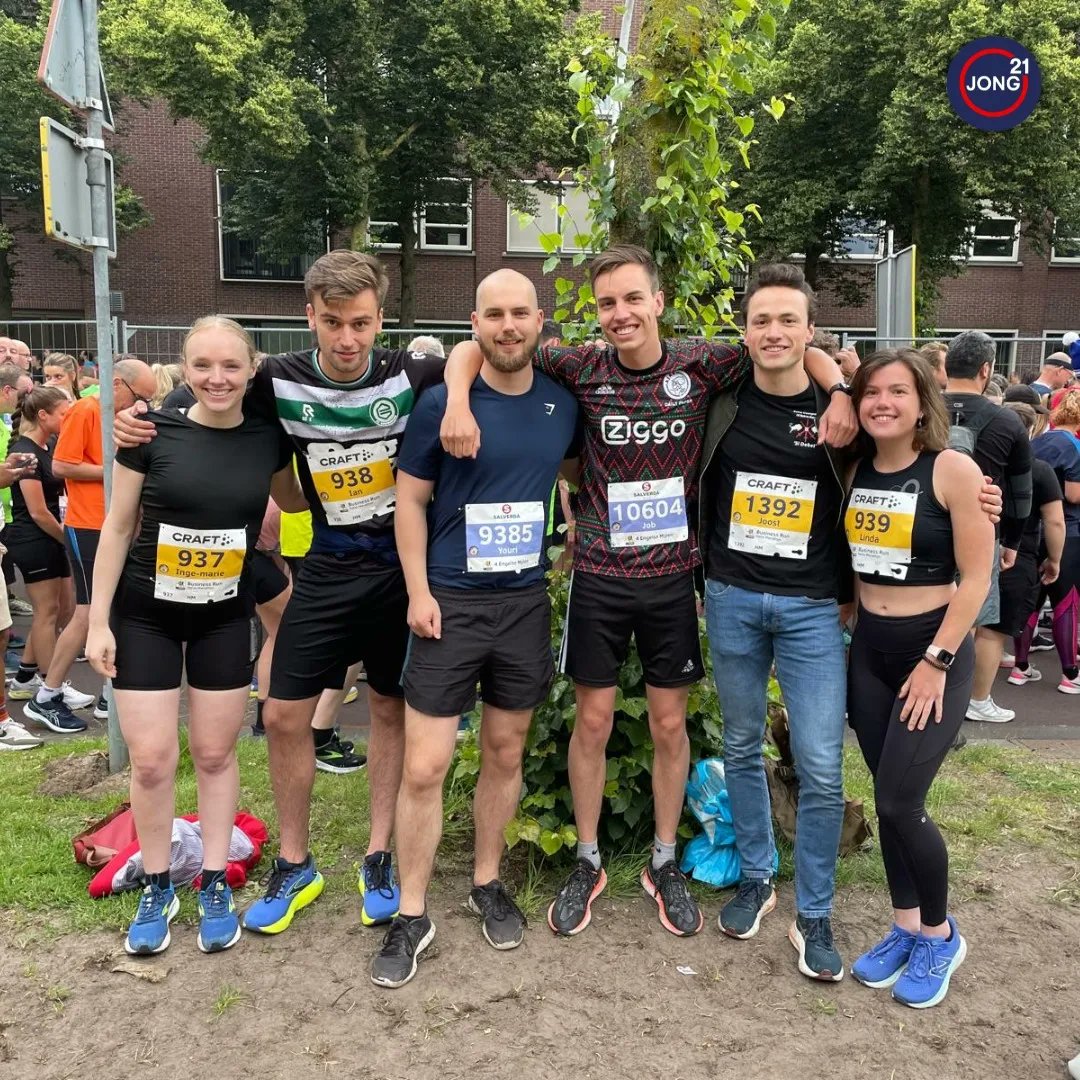 JONGja21's tweet photo. JONG21 heeft meegedaan aan de Zwolse Halve Marathon en we hebben meer dan 1400 euro opgehaald voor Stichting Kinderen Kankervrij!
Grote waardering voor de deelnemers en een speciale dank aan alle donateurs.
#JONG21 #KiKa @KiKa8118 https://t.co/kCvPqzHkm1