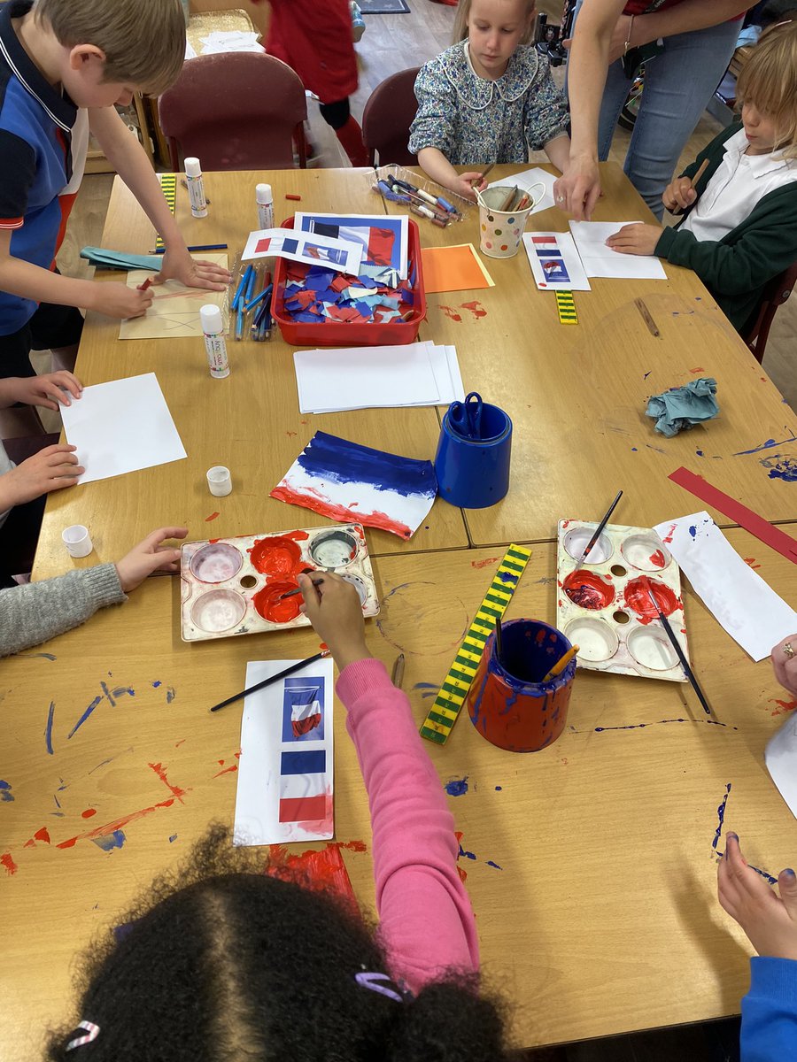 Hawthorn Community Primary School tweet media