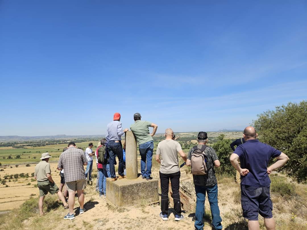 GRIEGC1's tweet photo. El pasado día 28 de mayo un grupo del Cenad San Gregorio visitaron el Centro de Interpretación de la Línea del Cinca en #Monzón, así como las fortificaciones de dicha línea que se encuentran recuperadas en #Estada y en Castejón del Puente.
Desde aquí agradecemos mucho su visita! https://t.co/TdN20LSlox