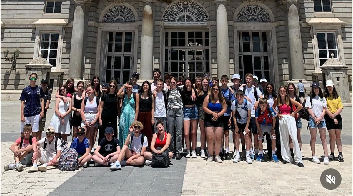 ClgGremillon's tweet photo. Séjour à Madrid pour nos 3e du 20 au 25 mai. 
Quelques photos pour se remémorer de merveilleux souvenirs. 
Merci aux élèves et à l'équipe encadrante (M. Herrera-Saez,
M. Prod'Homme, Barthélémy et Octavie) qui ont fait de ce voyage, une réussite. https://t.co/yKDuS12yhX