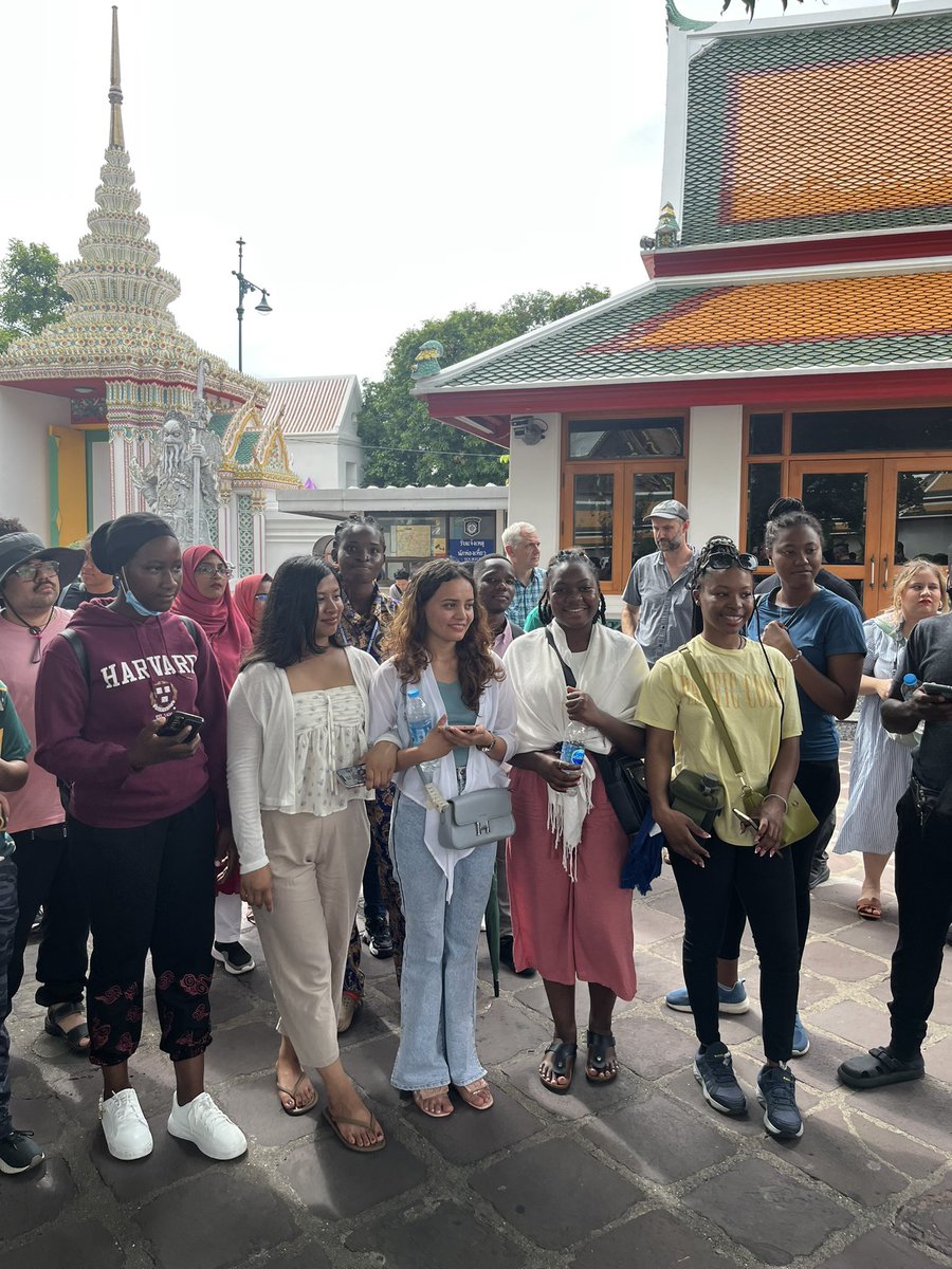 youthmappers's tweet photo. 🇹🇭After the morning sessions, fellows explored Bangkok—on foot and by boat! 🛶 We are looking forward to day 2! #YMFellowship2024 https://t.co/zfdSv9lEfL
