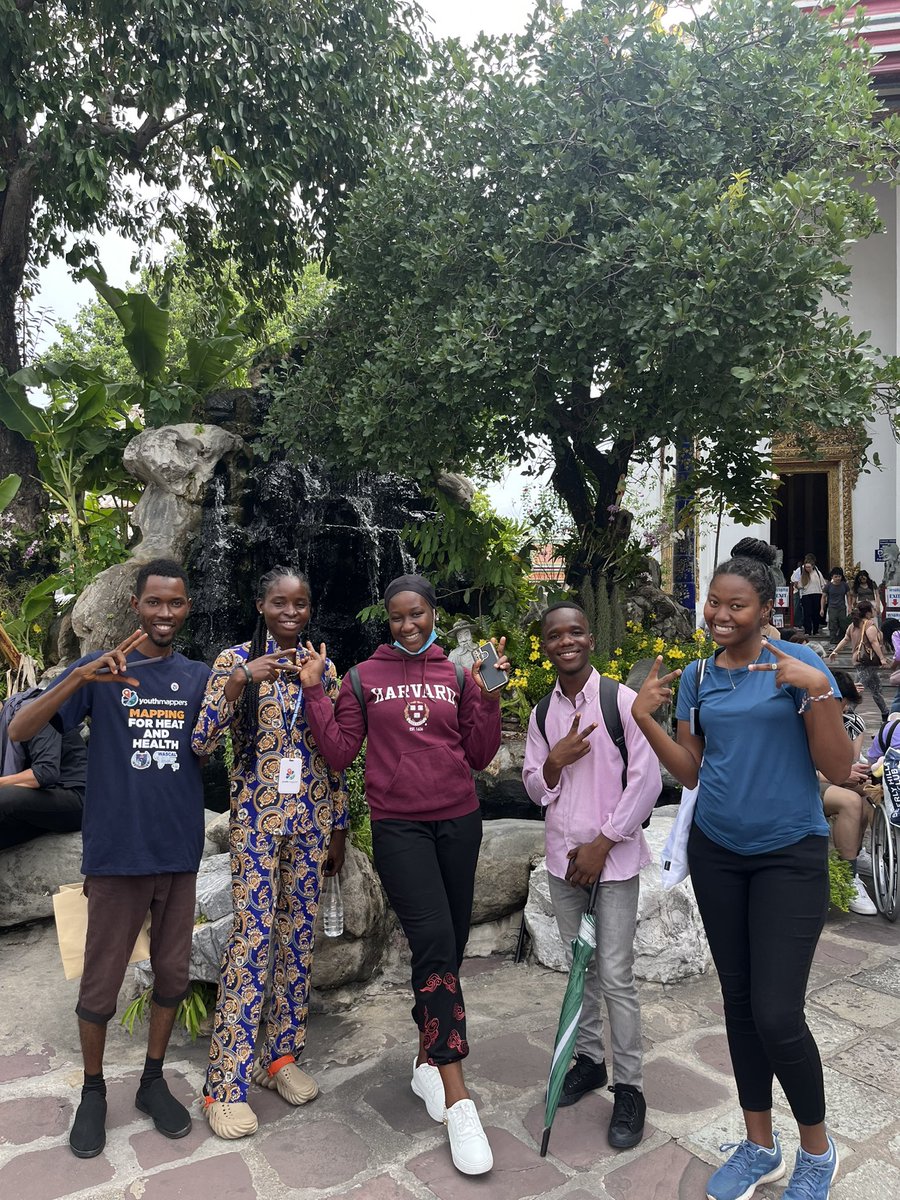 youthmappers's tweet photo. 🇹🇭After the morning sessions, fellows explored Bangkok—on foot and by boat! 🛶 We are looking forward to day 2! #YMFellowship2024 https://t.co/zfdSv9lEfL