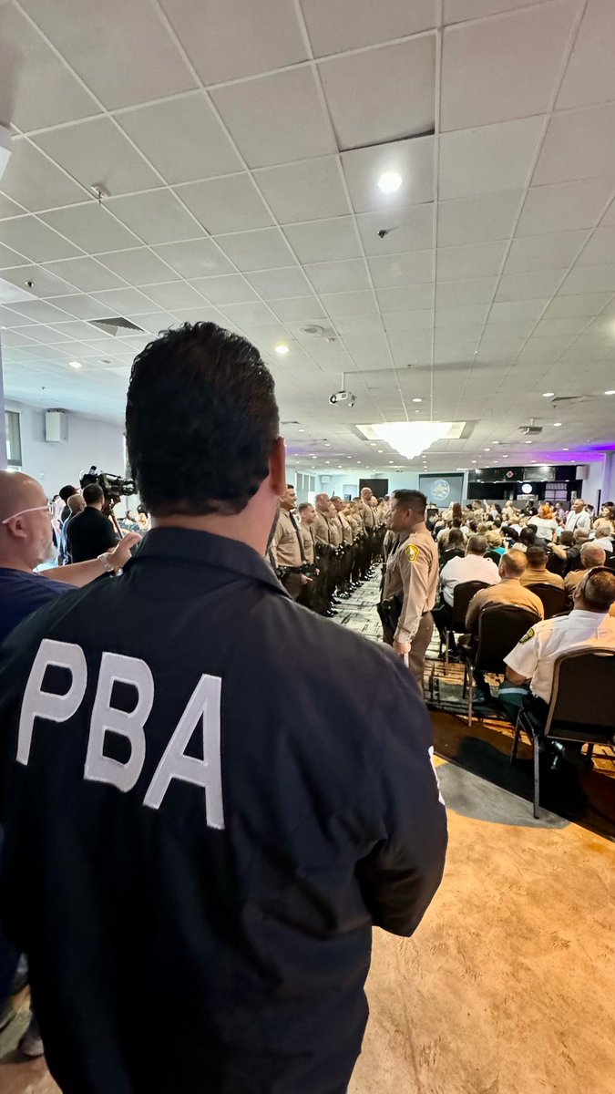 SouthFloridaPBA's tweet photo. Congratulations to #BLE142 ✨Thank you for choosing to serve and protect your community 💙💛

#SFLPBA #PBA #MDPD #MDCR https://t.co/Ftd1XT1ItH