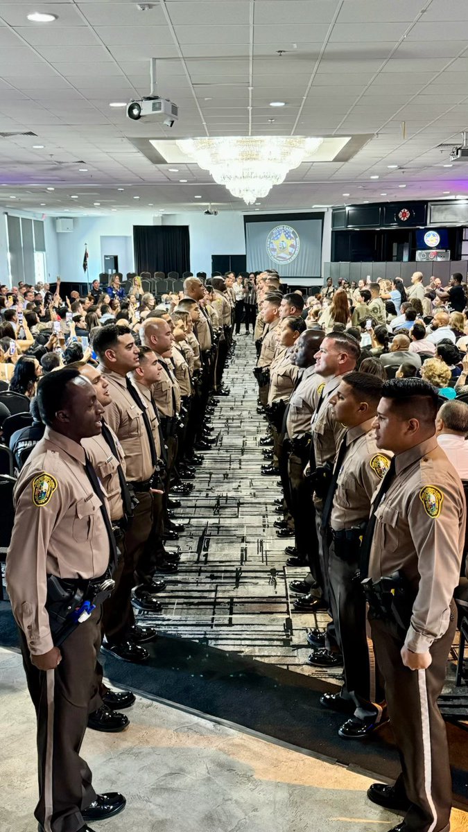 SouthFloridaPBA's tweet photo. Congratulations to #BLE142 ✨Thank you for choosing to serve and protect your community 💙💛

#SFLPBA #PBA #MDPD #MDCR https://t.co/Ftd1XT1ItH