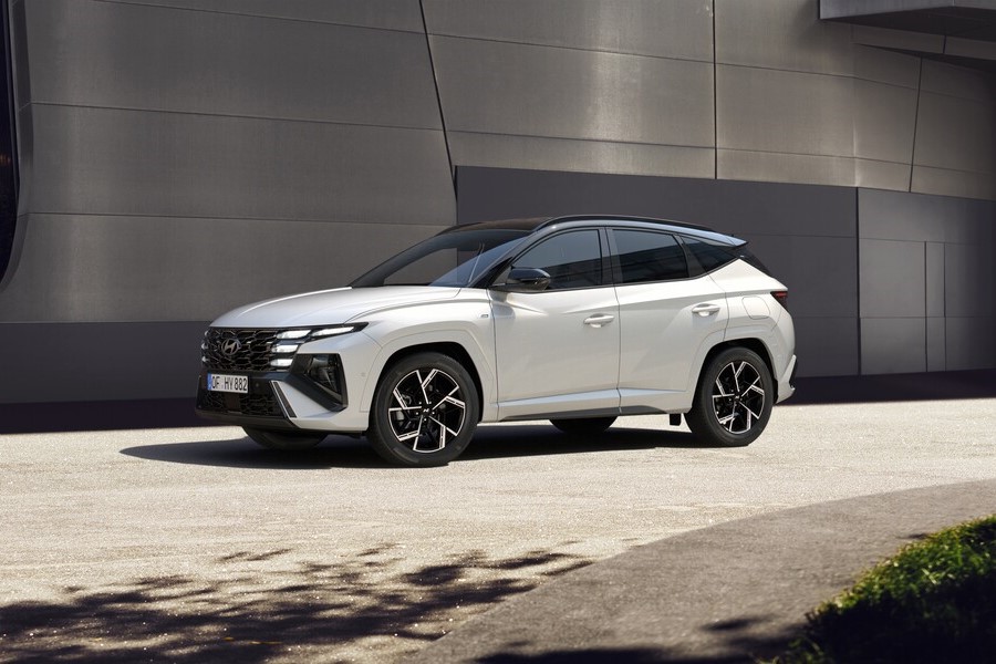 DriveMotorGroup's tweet image. Experience the future of driving with the new #Hyundai TUCSON.

It's cutting-edge design and smart technology redefines expectations. Users can enjoy the convenience of Over-the-Air updates and Hyundai Digital Key 21, allowing you to lock and unlock with your smartphone!