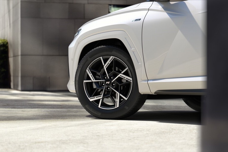 DriveMotorGroup's tweet image. Experience the future of driving with the new #Hyundai TUCSON.

It's cutting-edge design and smart technology redefines expectations. Users can enjoy the convenience of Over-the-Air updates and Hyundai Digital Key 21, allowing you to lock and unlock with your smartphone!