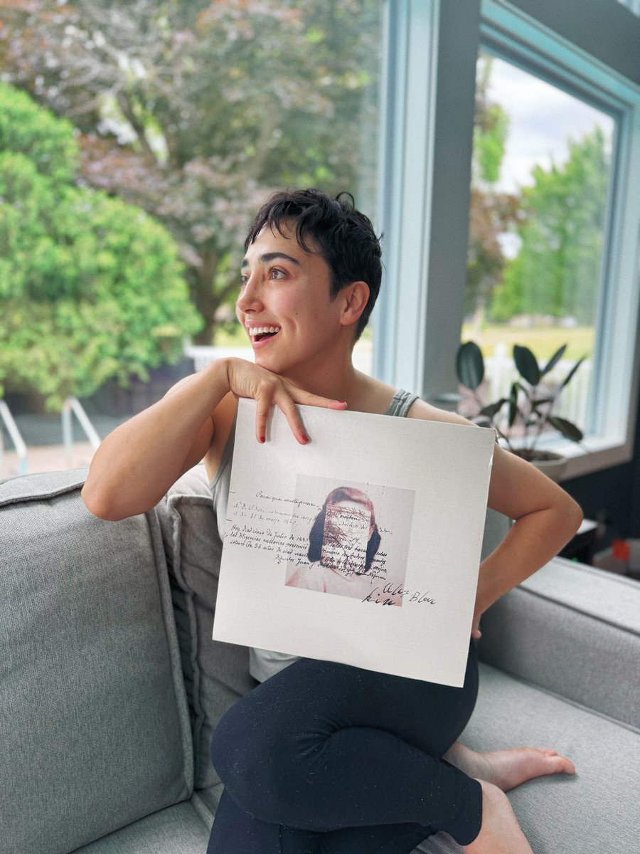 imalexbluenow's tweet photo. my first album in 10 years is out now 🥹 
Listen to Kin now wherever you want. So many stories in these songs. I know you'll find yourself in them too 🤍
https://t.co/nkSKKOTM7Y https://t.co/tAEEP1yjJW