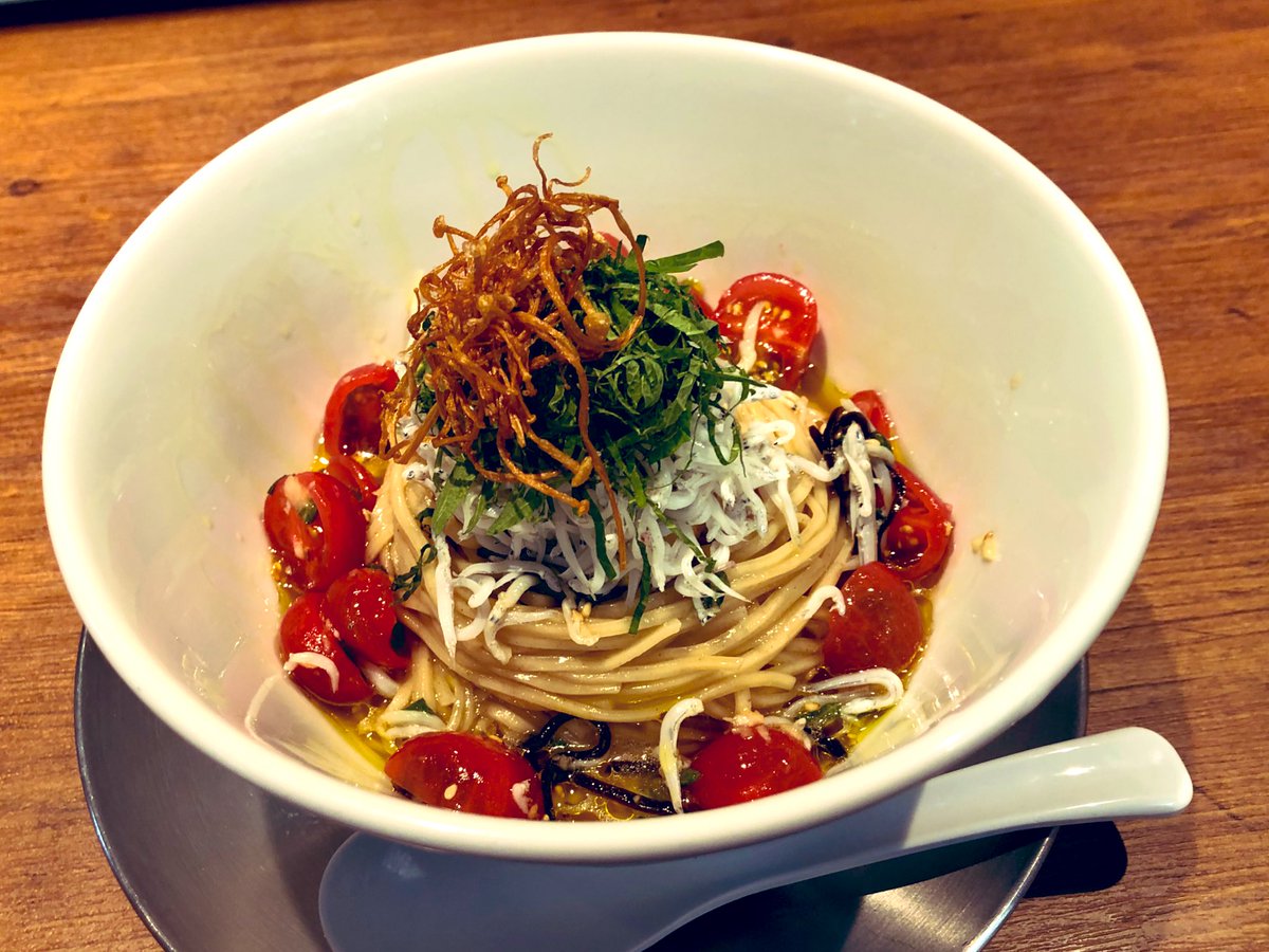 LEO24532322's tweet photo. ☆お知らせ☆

明日6/11（火）ですが、
仕込みの都合により
【10:00〜営業開始】とさせて頂きます🙇‍♂️

◎フレッシュトマトと釜揚げしらす　大葉の和え麺（冷）
＊好評です！トマト苦手な方も是非一度お試し下さい🙇‍♂️
◎昆布水のつけそば
◎巴醤油ラーメン（生揚げ）

よろしくお願い致します🙇‍♂️ https://t.co/EVfWPp3siF