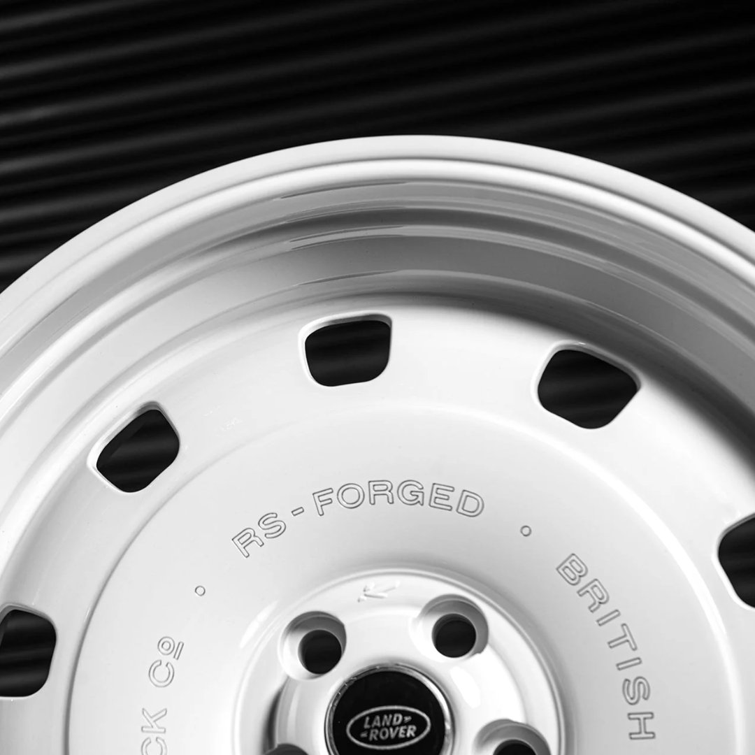 ProjectKahn's tweet photo. Brand: KAHN® British Heritage Wheels
Model: Range Rover (2018-2022)
Material: RS Forged Alloy
Colour: Gloss White
Size: 22”
https://t.co/WeA3sH6VzI
Copyright Design by KAHN®
#ProjectKahn #KahnDesign #RangeRover #4x4 #wheels #BritishHeritage #RSForged #offroad #cars #London https://t.co/Y3CLkf8ny2
