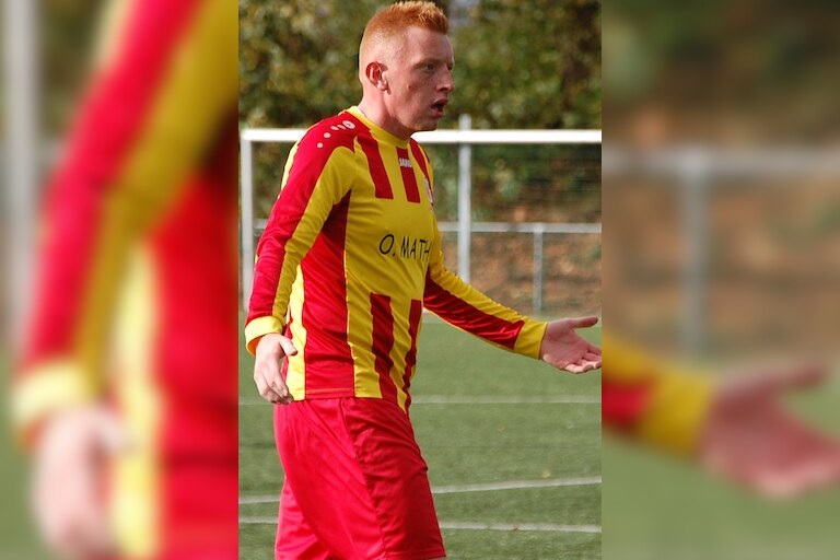 Hey ! <a href="/RCLens/">Racing Club de Lens</a> le savais-tu ? Will Still et toi, c'est effectivement une évidence. Depuis longtemps... En 2017, il portait déjà du Sang et Or  comme joueur dans son club de Rixensart, en Belgique 🔴🟡😉
redaction.lavenir.net/WillStill-Lens