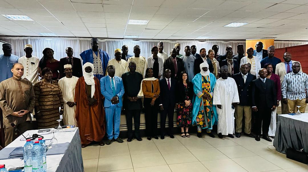 lcbc_cblt's tweet image. ✨ Ce 10 juin 2024 à Yaoundé, #Cameroun, nous lançons un atelier régional de validation de l'étude sur la #JusticeTransitionnelle dans le Bassin du Lac Tchad.
🌍 Les représentants des pays membres - leaders communautaires-chercheurs &amp;amp; de la société civile des 4 pays du Bassin du…