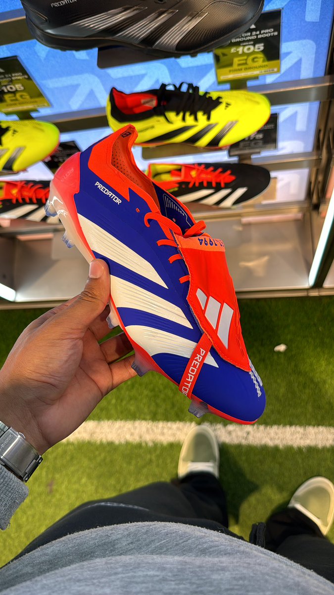 You’ve got to be a half decent to wear these (I’ve put them back on the shelf)