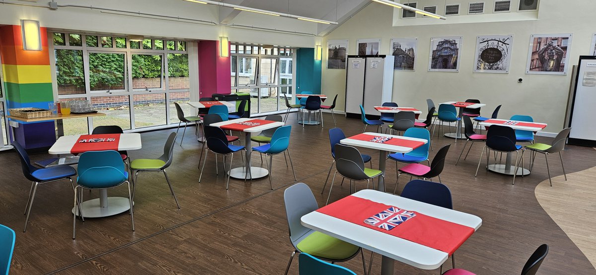 NottsHcLSCF's tweet photo. To mark the 80th anniversary of D-Day, the Wells Road catering team did a fantastic job decorating the patient dining room and provided a choice of spam or fish fritters, chips and mushy peas with spotted dick and custard with ginger ale to wash it down😋 #DDay80 #WellsRoadCentre https://t.co/5FLFLCRoFS