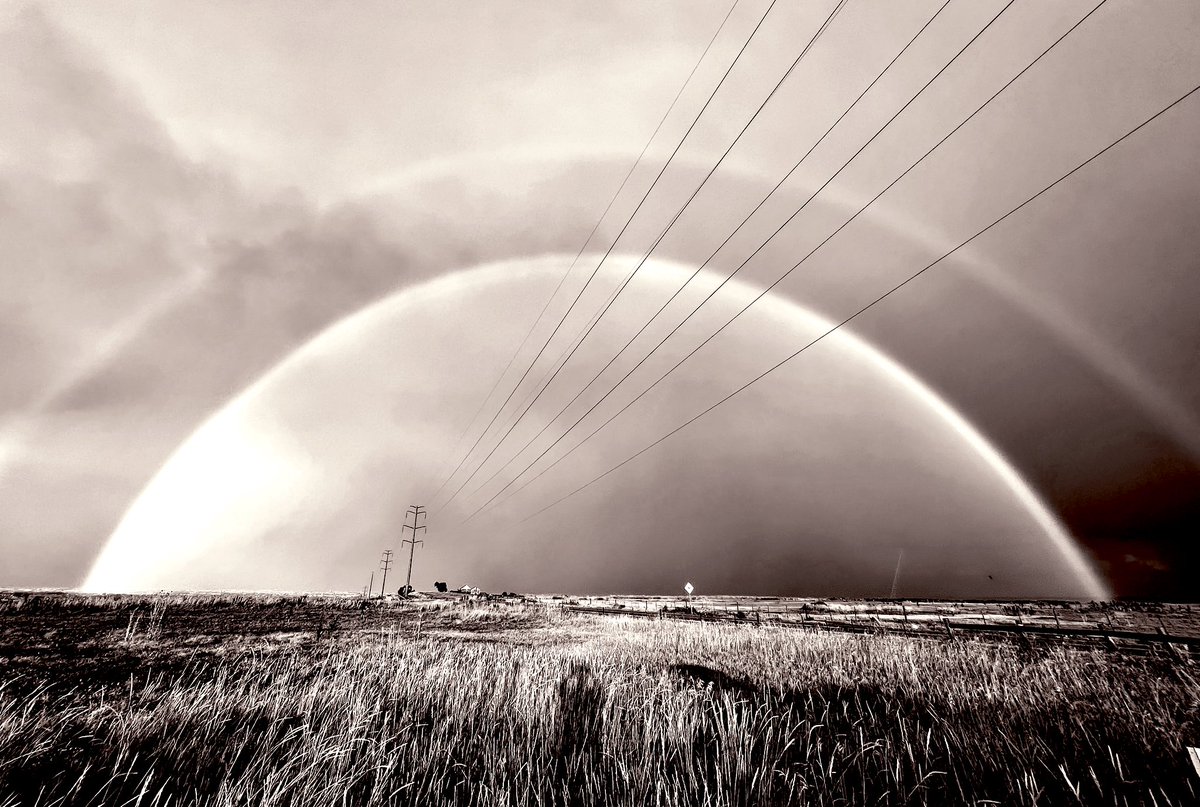 DMiller52325459's tweet image. The Theme of the Week is “Rainbows” 

#ThePhotoHour #ThemeOfTheWeek #StormHour