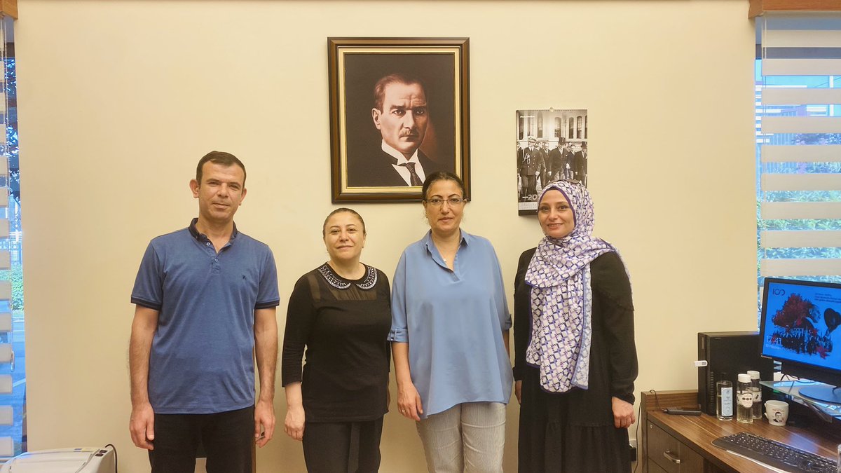 İBB  Sosyal Hizmetler Daire Başkanlığı Engelliler Şube Müdürü Sayın Suna Hayıroğlu’ nu ziyaret ettik. Çok verimli geçen toplantımızda çölyaklı ailelerimizin yaşadığı sıkıntıları dile getirdik ve birlikte yapabileceğimiz çalışmalar hakkında fikir alışverişinde bulunduk.