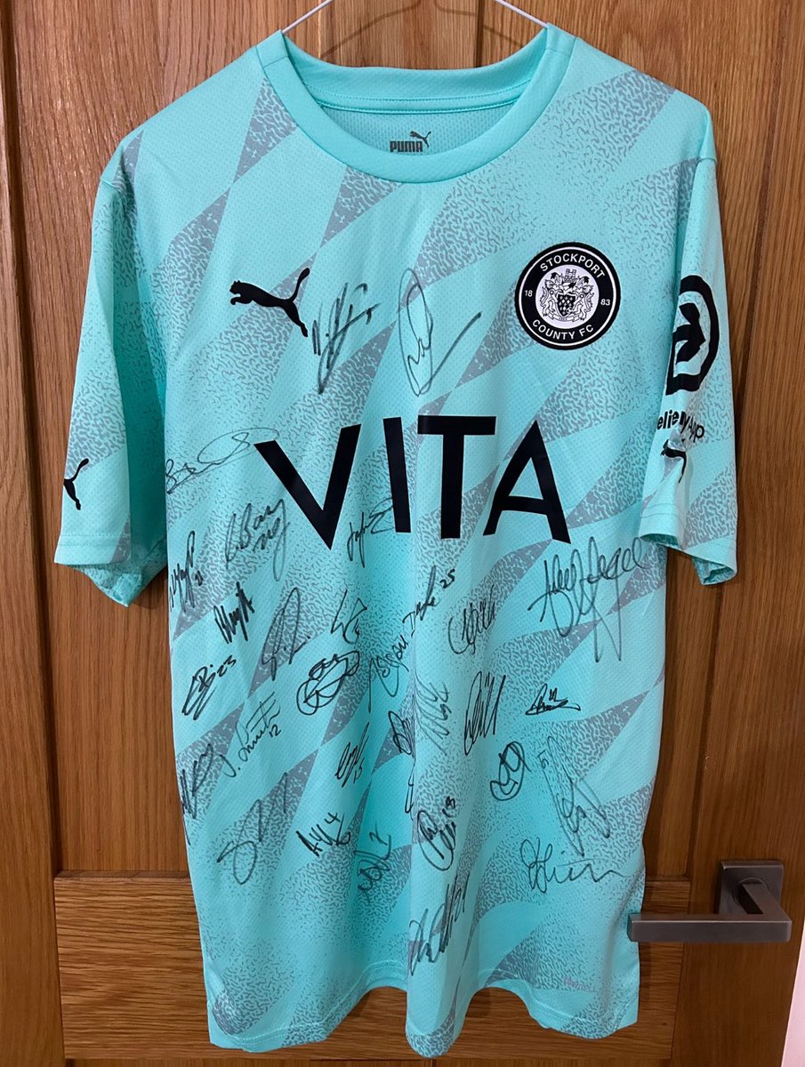 LEAGUE 2 CHAMPIONS 🏆🏆STOCKPORT COUNTY SIGNED SHIRT*

We are inviting bids on this authentic, signed Stockport County shirt. We are accepting bids until 12th June at 8pm. 

If you would like to bid to own this then please message me Lisa 07403 130168

All proceeds to WAJFC.