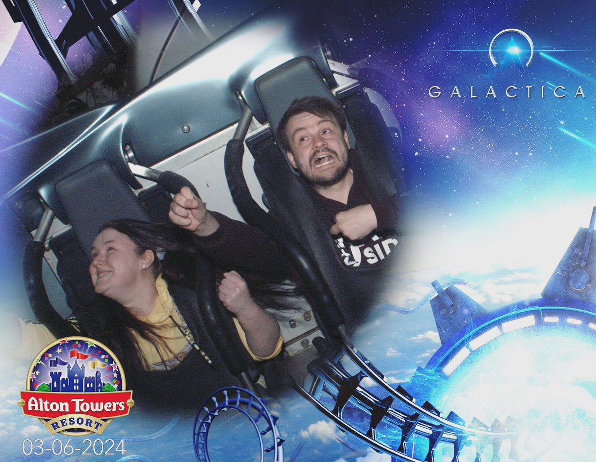 ThemeParkFur's tweet photo. Flying off into distant galaxies with #Galactica Watch as I embark on probably my 100th flight, vs someone soaring for the very first time! 🤣 I’m the one in yellow! Which energy do you bring to #OnRidePhotos ? 🎢🎢🎢🎢🎢
@altontowers / @MerlinapUK #MerlinAP https://t.co/F0Vo8BEAdl