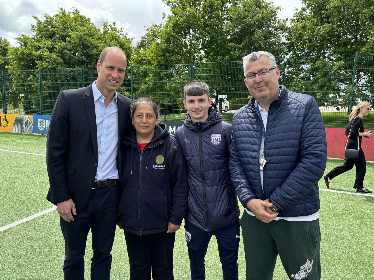 Victoria Academies Trust (@vicacademies) on Twitter photo Today, children and colleagues from <a href="/VicParkAcademy/">Victoria Park Academy</a> were guests at St Georgeโs Park to wave off the <a href="/England/">England</a> teamโฆ. And meet another special guest, <a href="/KensingtonRoyal/">The Prince and Princess of Wales</a> . Thank you <a href="/WBA/">West Bromwich Albion</a> <a href="/WBAFoundation/">The Albion Foundation</a> for your invitation. #BeTheBestYouCanBe Today, children and colleagues from <a href="/VicParkAcademy/">Victoria Park Academy</a> were guests at St Georgeโs Park to wave off the <a href="/England/">England</a> teamโฆ. And meet another special guest, <a href="/KensingtonRoyal/">The Prince and Princess of Wales</a> . Thank you <a href="/WBA/">West Bromwich Albion</a> <a href="/WBAFoundation/">The Albion Foundation</a> for your invitation. #BeTheBestYouCanBe