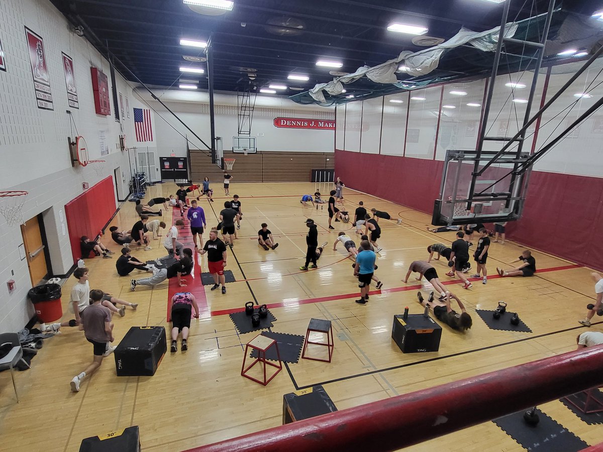 Finishing up day 1 of summer workouts with some static holds.  Excited for the future! <a href="/Coach_Hopkins40/">Brian Hopkins</a> <a href="/Aj_Frisby21/">Aj</a>  #wintheday