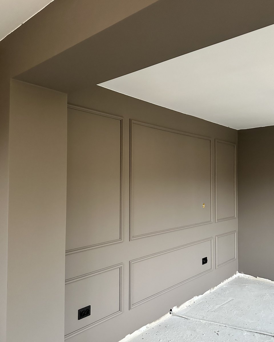 Some more wall mounding update and birkenstock ✅