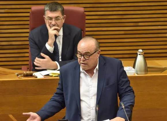 Enhorabuena a <a href="/CarlosLagunaAse/">Carlos Laguna Asensi</a> por el premio <a href="/copecastellon/">彡COPE Castellón彡</a> que la emisora le entregará el próximo 2 de julio, en reconocimiento a su implicación y activismo en la defensa y reivindicación de las 𝐩𝐞𝐫𝐬𝐨𝐧𝐚𝐬 𝐜𝐨𝐧 𝐝𝐢𝐬𝐜𝐚𝐩𝐚𝐜𝐢𝐝𝐚𝐝.