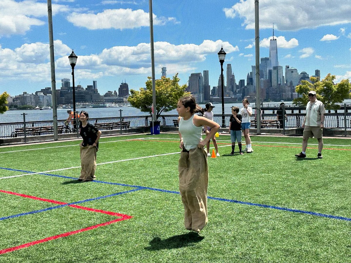 Another wonderful Field Day and Hudson Bowl here at The Hudson School!

#TheHudsonSchool #THSCommunity #THSMiddleSchool #Hoboken
