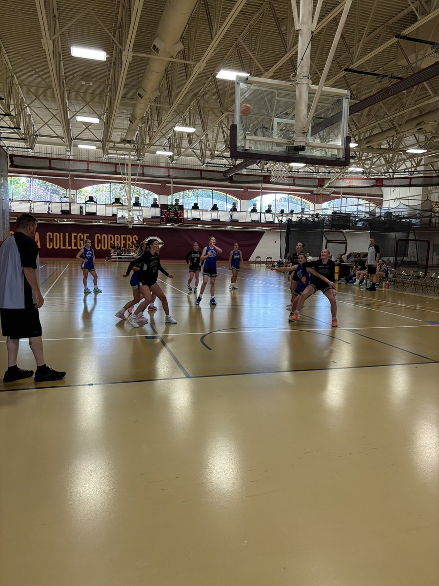 CobberWbb's tweet image. HS Teams Getting Reps at Memorial Today, Let’s Go!🏀🌽 #GetInGetBetter #SummerBallFun