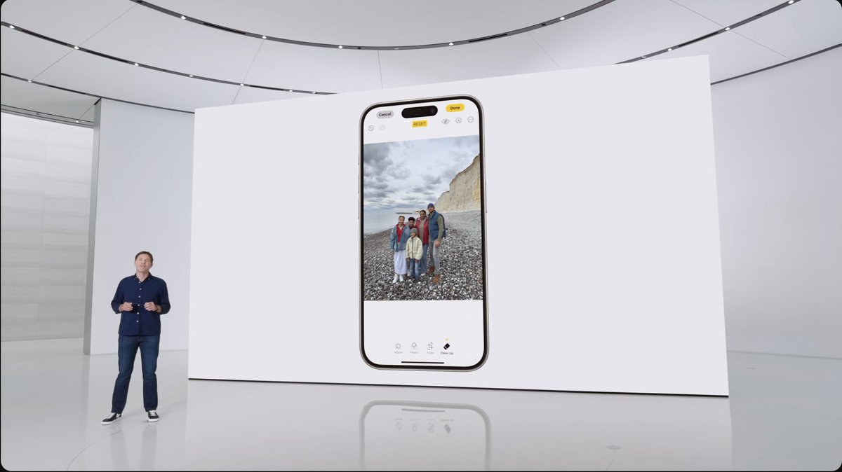 stufflistings's tweet image. New Cleanup tool for removing unwanted objects from images.
#WWDC24 #AppleEvent #iOS18 #AppleIntelligence