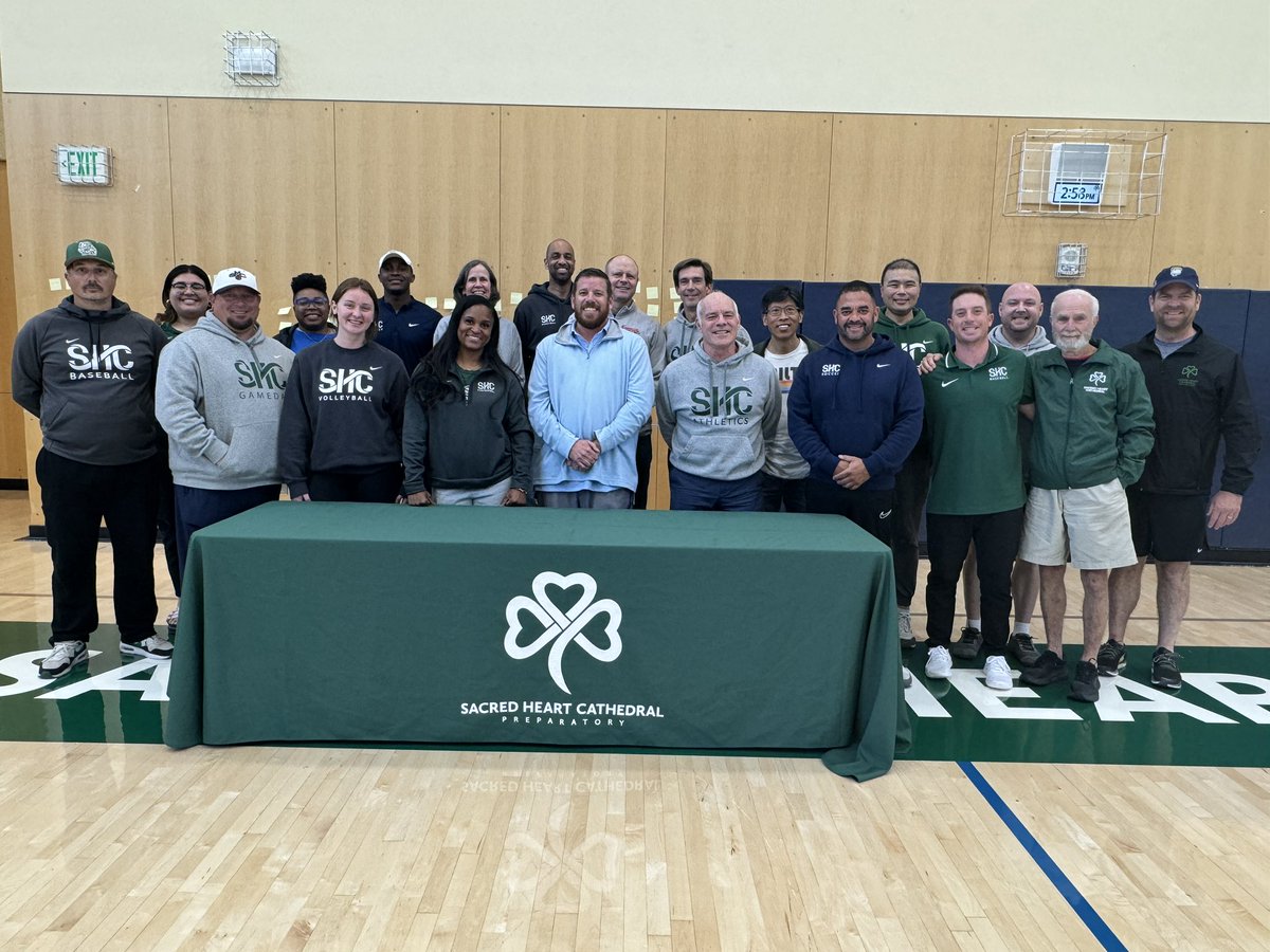 SHCathletics's tweet photo. Our coaches had a great weekend spent with @WayofChampions1 and @CTGProjectHQ. Blessed and grateful to have the opportunity to learn from these two men. 
#WayOfChampions 
#FightinIrishValues 

#HeartOfTheCity https://t.co/n00g6IMIIp