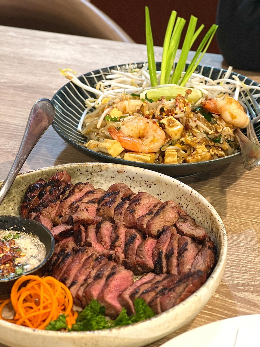 Sacha40989764's tweet photo. 🥣:
🔥Beef: Crying Tiger Beef🌟🌟🌟🌟
It's half-cooked in the middle and well-cooked on both sides. It's very delicious when dipped in small condiments. It's very tender when eaten. It tastes a bit plain without seasoning. If you like the natural taste, you can ask for some salt. https://t.co/QqCHOjZJXK