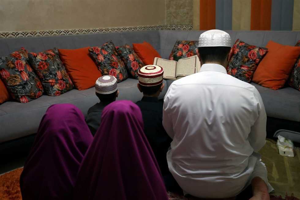 " كانت أمي تقول :
كانت جدتي رحمها الله في كل مرة توقظنا لصلاة الفجر تقول :
قوموا للصلاة، لا نريد أن ينقص منًّا أحد في الجنة "