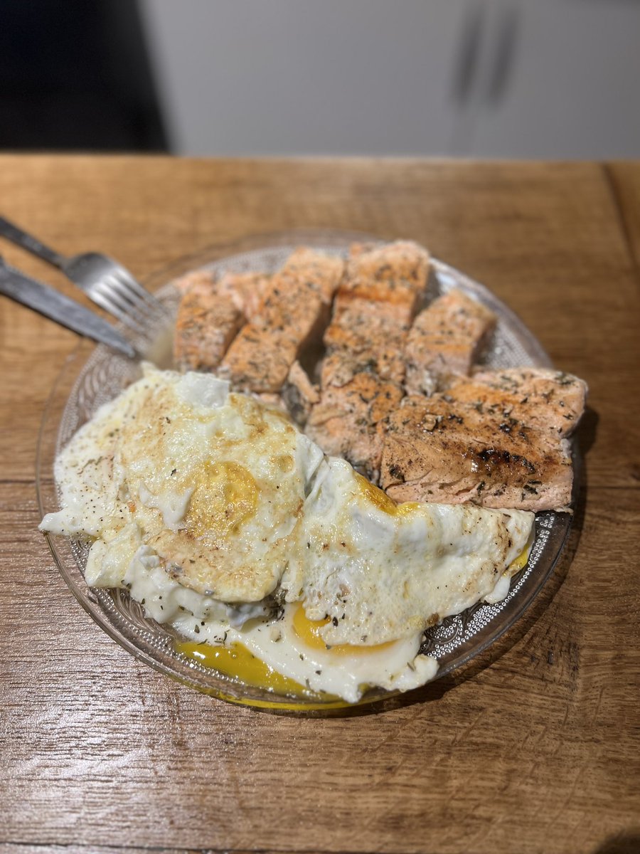 Aaron. R tweet media