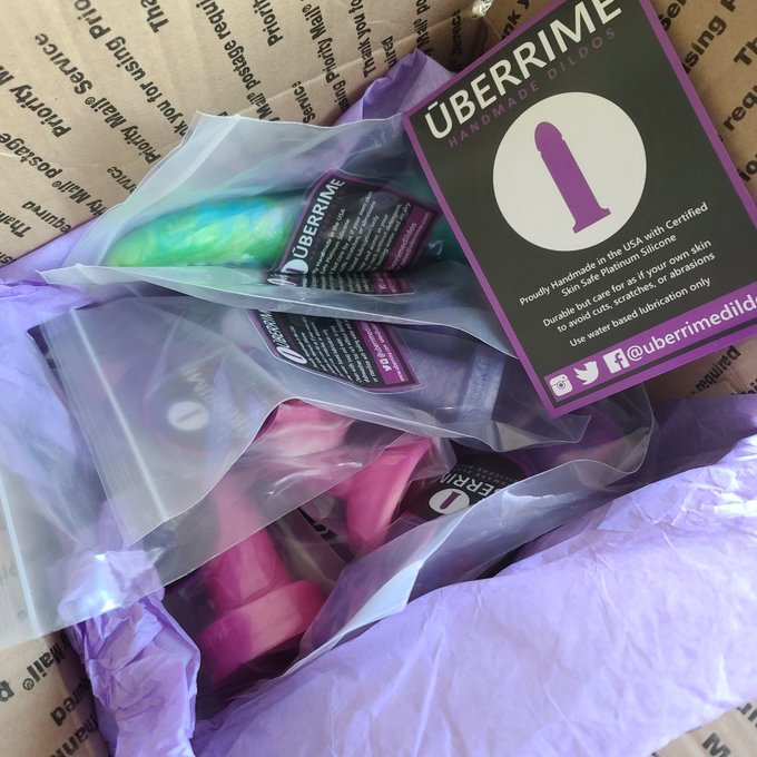 A box of goodies sent to me by @uberrimedildos 😍🥰❤️ Unboxing and toy reviews cumming soon to my sites<a class="tags" target="_blank" title="On Twitter" href="/?out=eyJ0eXAiOiJKV1QiLCJhbGciOiJIUzUxMiJ9.eyJpYXQiOjE3MjA0NTA3NzMsImlzcyI6InR3cG9ybnN0YXJzLmNvbSIsIm5iZiI6MTcyMDQ1MDc3MywiZXhwIjoxNzUxOTg2NzczLCJyZWRpcmVjdF91cmwiOiJodHRwczovL3R3aXR0ZXIuY29tL3ViZXJyaW1lZGlsZG9zIn0.nPdSX5En9KgZJU8_Fod0ZyGm8Ix2LGjheWNlTvTjGhMGfkj6yPzy4bshu1WIEpIQAnPLsWYlnonO-ZlhLkP5-A">@uberrimedildos</a><a href="/tag/svakom"class="tags"><span>#svakom</span></a><a href="/tag/cici"class="tags"><span>#cici</span></a>