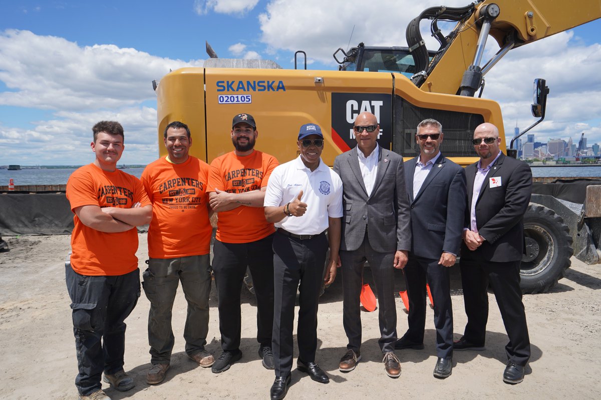 CarpentersNyc's tweet photo. It was an honor for us to be part of the groundbreaking at the new South Brooklyn Marine Terminal today! This project is set to create more than 1,000 union jobs! To add to the celebration, we brought along a few of our apprentices, who may very well find work on this project! https://t.co/sNmc00ITw7